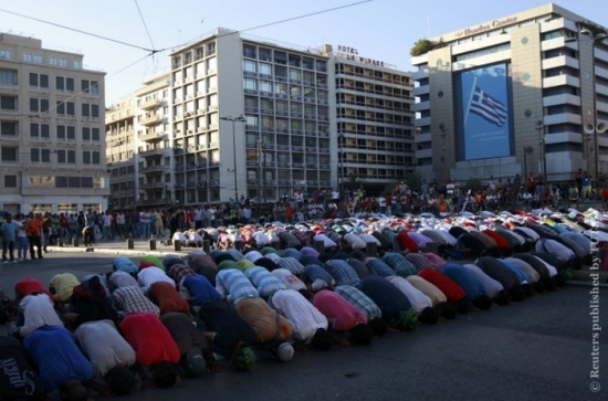Мусульмане пошли на штурм посольства США в Афинах